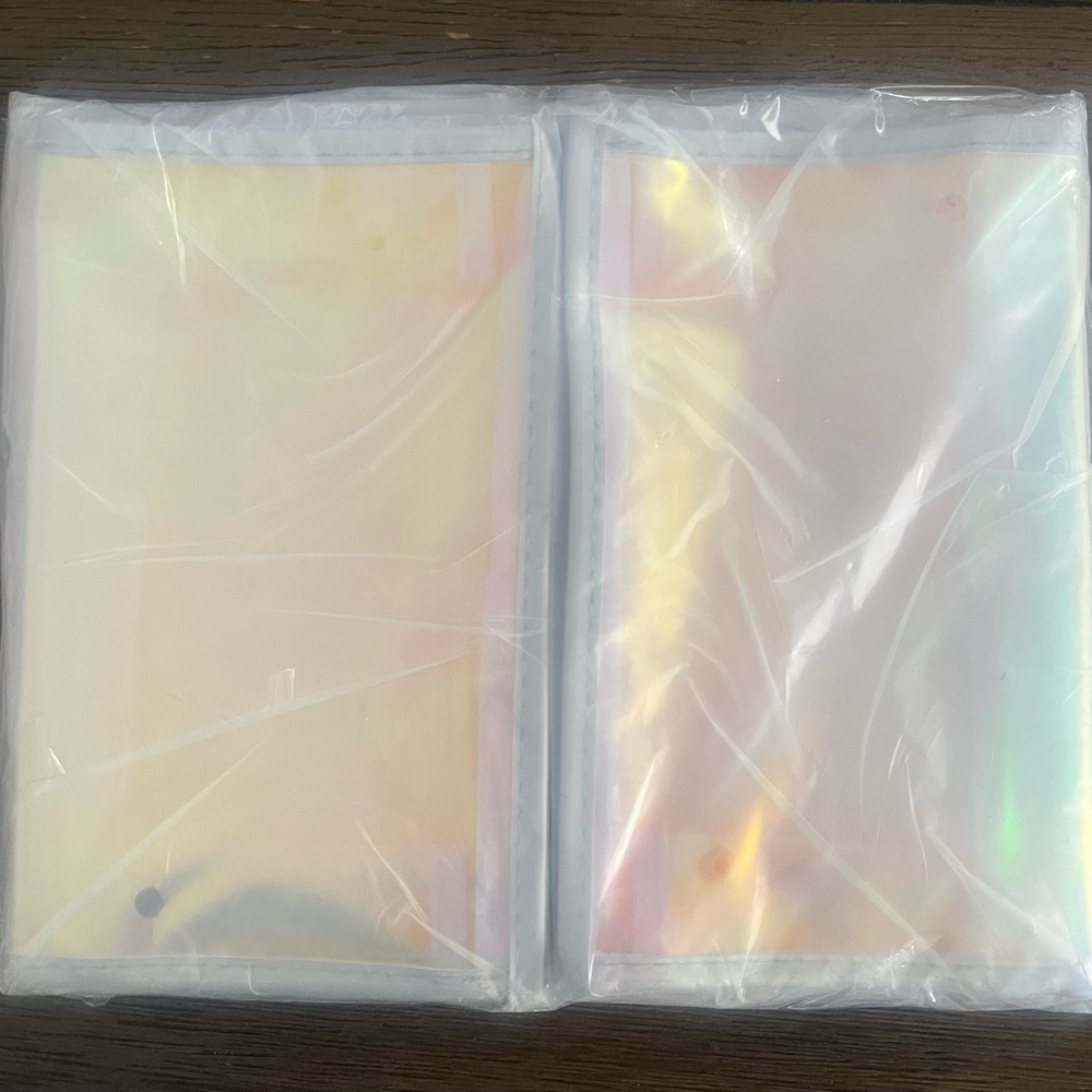 Iridescent pouches, never opened - Picture 3 of 3